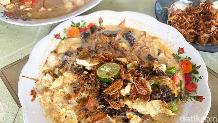 Lezatnya Soto Cawang, Soto Betawi Legendaris di Area Parkir