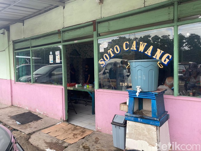 Lezatnya Soto Cawang, Soto Betawi Legendaris di Area Parkir