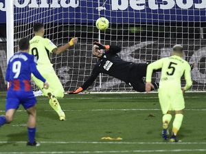 Comeback Atletico Madrid atas Eibar, Suarez Cetak Gol Panenka
