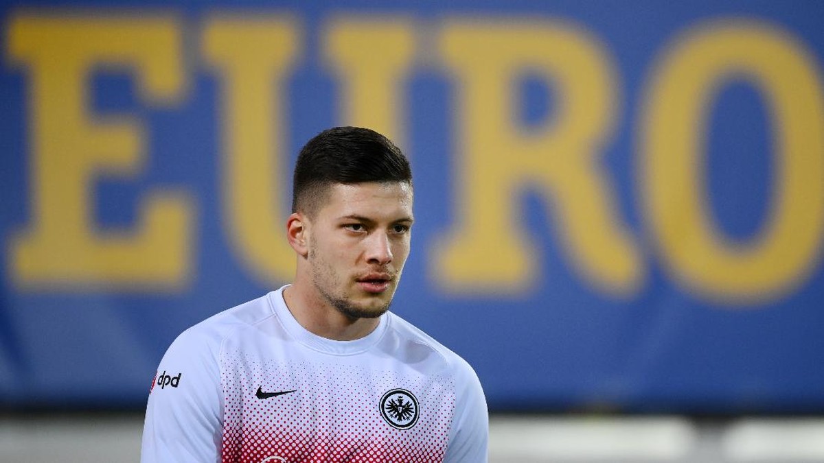 Luka Jovic saat ini masih fokus mengembangkan diri di Frankfurt daripada kembali ke Real Madrid. (Foto: Getty Images/Matthias Hangst)