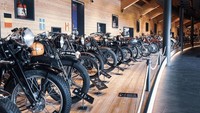 Museum ini tak kurang memiliki koleksi 230 motor klasik dan beberapa koleksi kendaraan langka, seperti sepeda motor balap Humber 1912. Foto: Instagram @crosspoint.tirol