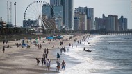 Ngeri! Turis Terinfeksi Bakteri Pemakan Otak Usai Berenang di Pantai