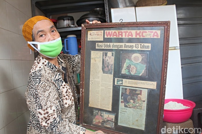 Nasi Uduk Bu Amah: Gurihnya Nasi Uduk Ayam Goreng yang Ludes Terjual 1 Jam
