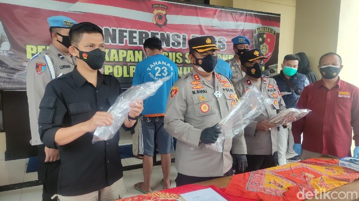 Pelaku pembacokan pemotor di Cianjur ditangkap.