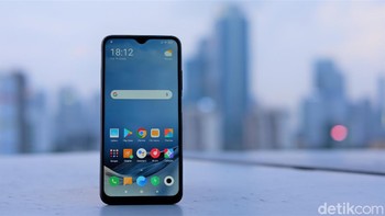 Menghadirkan layar dengan bentang 6,53 inch dan resolusi FHD+ dan screen to body rasio mencapai 90,34%. Foto: Adi Fida Rahman/detikINET