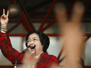 Sumbar yang Berbeda di Mata Mega