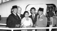 Dalam berbagai kesempatan, Sukarno selalu mengajak Mega untuk melakuka kunjungan kenegaraan ke luar negeri. (Foto: dok. Istimewa)  