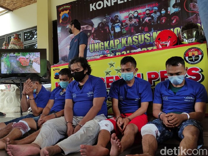 Rilis kasus perampokan duit setengah miliar di Polrestabes Semarang, Jumat (22/1/2021).