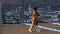 CEO Tokyo 2020 Toshiro Muto mengatakan bahwa penyelenggara tetap teguh dalam komitmen mereka untuk mengadakan Olimpiade musim panas ini. Bahkan pembatalan belum dibahas oleh mereka. AP/Kiichiro Sato