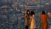 Penyelenggara Tokyo sendiri tengah membuat serangkaian tindakan pengamanan yang dikatakan akan memungkinkan Olimpiade terus berjalan, bahkan jika pandemi tidak terkendali, dan tanpa memerlukan vaksinasi. AP/Kiichiro Sato