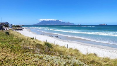 Foto: Tak Lagi Ada Alkohol dan Pesta Pantai di Cape Town