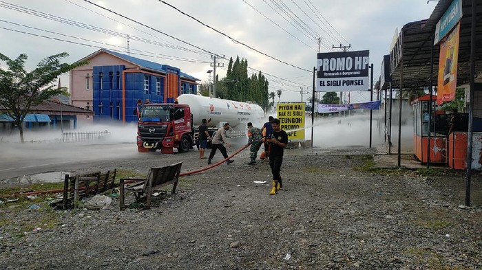 Tangki truk pengangkut elpiji bocor di Aceh