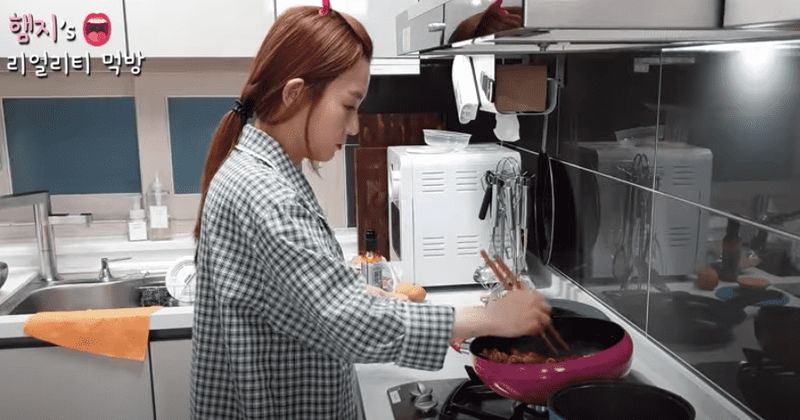 YouTuber Kehilangan 10 Ribu Subscriber Usai Akui Kimchi Bukan dari China