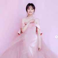 Belum selesai kasus sewa rahim, Zheng Shuang jadi kontroversi lagi. Pada April 2021 dia dikabarkan melakukan penggelapan pajak dan menerima honor bermain film yang terlalu tinggi, melebihi ketentuan pemerintah. Menurut kantor berita Xinhua, ia dibayar US$ 24,6 juta atau sekitar Rp 355 miliar. Sebagai perbandingan, Zheng Shuang digaji dua kali lipat dari gaji Gal Gadot untuk perannya di film Wonder Woman 1984. Foto: Dok. Instagram/zhengshuang91