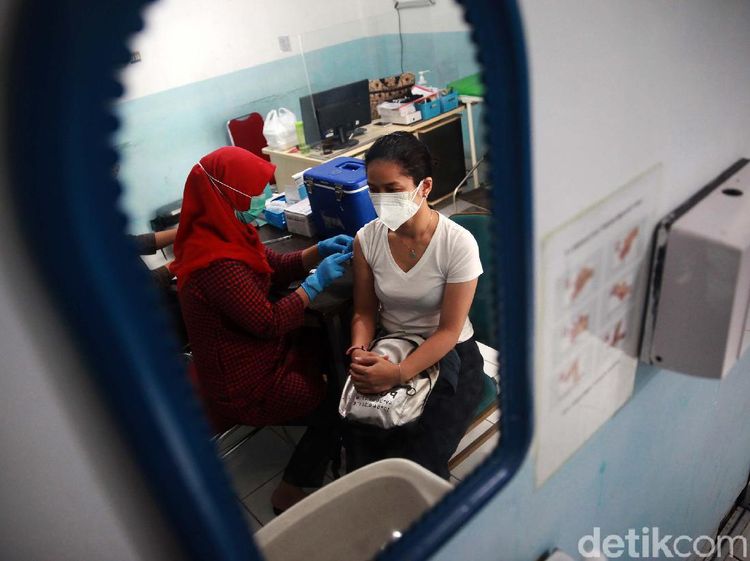 22 Persen Tenaga Kesehatan Sudah Divaksin COVID-19