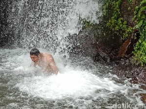 Pesona Air Terjun Kali Banteng di Lereng Gunung Muria
