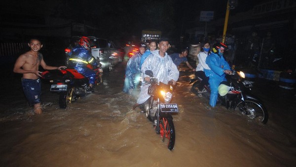 Curah Hujan Tinggi, Manado Kebanjiran