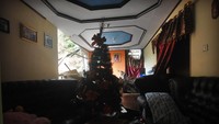 Tampak tembok rumah warga hancur diterjang longsor.