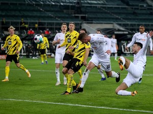 Haaland 2 Gol, Dortmund Tumbang di Kandang Gladbach