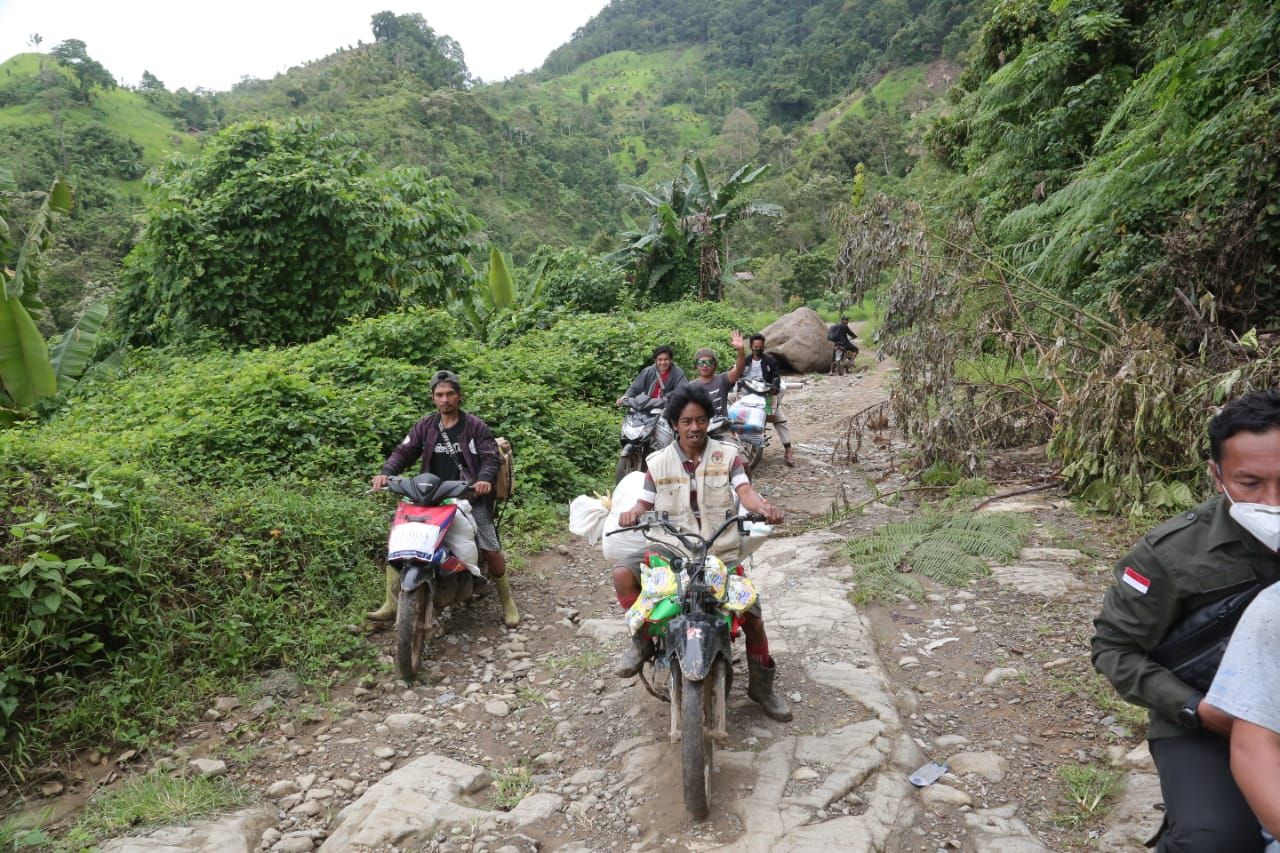 CT Arsa Foundation menyalurkan bantuan ke masyarakat