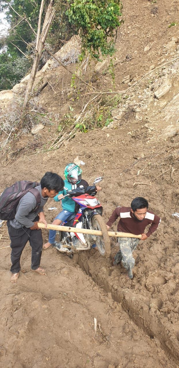 CT Arsa Foundation menyalurkan bantuan ke masyarakat