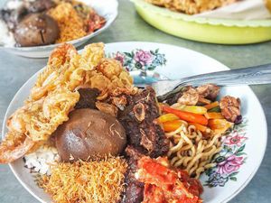 Di Surabaya Wajib Jajan Mie Kluntung hingga Sego Tongkol