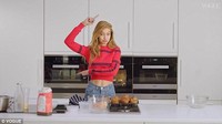 Nah, ini adalah gaya memasak Gigi Hadid di dapurnya yang mewah. Bahkan di dapurnya sendiri, ia telah menyiapkan berbagai bumbu dalam bentuk bubuk. Seperti kunyit, jahe, lada dan lainnya. Foto: Instagram @gigihadid