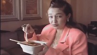 Namun baru-baru ini, Gigi Hadid menghebohkan publik karena mengumumkan tentang nama anaknya. Di bio Instagram ia menuliskan, Khais Mom. Foto: Instagram @gigihadid