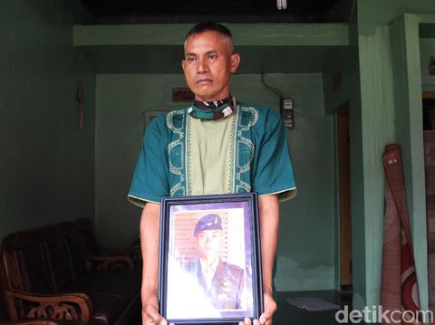 Kuspriyadi, ayah Pratu Roy yang gugur di Papua