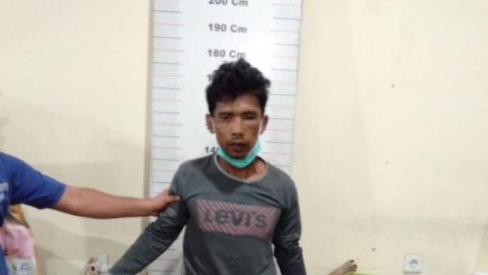 Liadi saat dibawa ke Kantor Polisi (Antara)