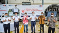 Selain Menko Luhut dan Menhub Budi Karya, hadir pula Direktur Jenderal Perkeretaapian Zulfikri, Direktur Utama PT KAI Didiek Hartantyo, Kepala Produksi Konsorsium GeNose C19 Prof. Eko Fajar Prasetyo, serta Kepala Stasiun Pasar Senen Widhusukma Dananjaya.Foto: Dok.Istimewa/Kementerian Perhubungan