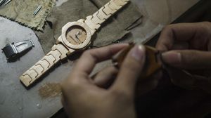 Keren! Jam Tangan Ini Berbahan Dasar Kayu