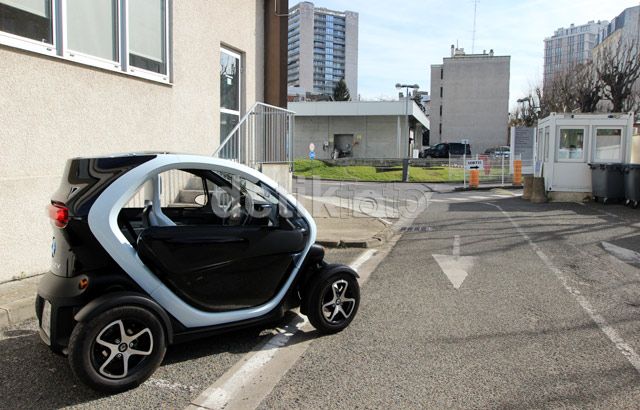 Uji Renault Twizy langsung di Paris, Prancis