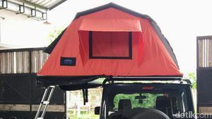 Warga Bondowoso Bikin Tenda Atap Mobil hingga Banjir Pesanan Saat Pandemi