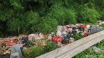 Potret Tumpukan Sampah Seluas Lapangan Bola di Pinggir JORR Bekasi