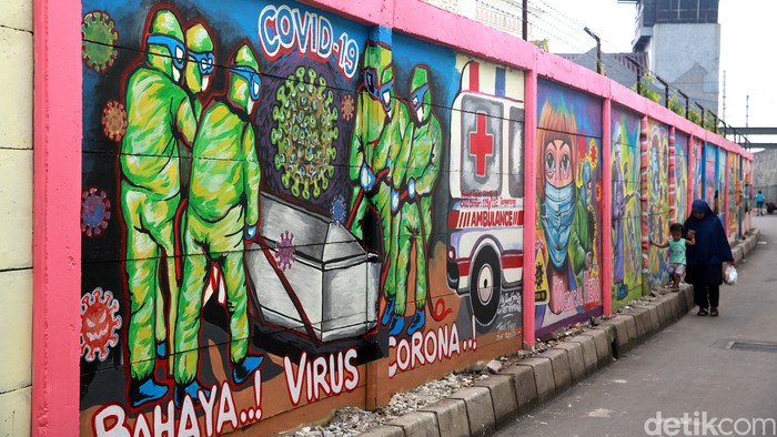 Pemerintah memperbarui data kasus positif virus Corona di Indonesia. Menurut data BNPB, total kasus positif COVID-19 di Indonesia berjumlah 977.474 kasus.