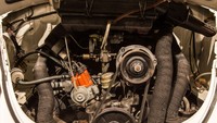 Sementara itu di dapur pacu mobil ini masih mempertahankan mesin yang asli. Ada mesin 1.200cc yang menghasilkan tenaga 34 hp untuk mendorong bobot 300 kg. Soal warna mobil ini sudah dicat ulang dan ada beberapa aksesori polisi yang dilepaskan. Foto: Get Your Classic