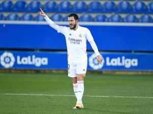 Hazard Lagi On Fire, Kok Malah Diganti?