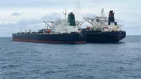Berdasarkan hasil penggeledahan, diketahui dua kapal tanker tersebut bernama MT Horse berbendera Iran dan MT Frea berbendera Panama.