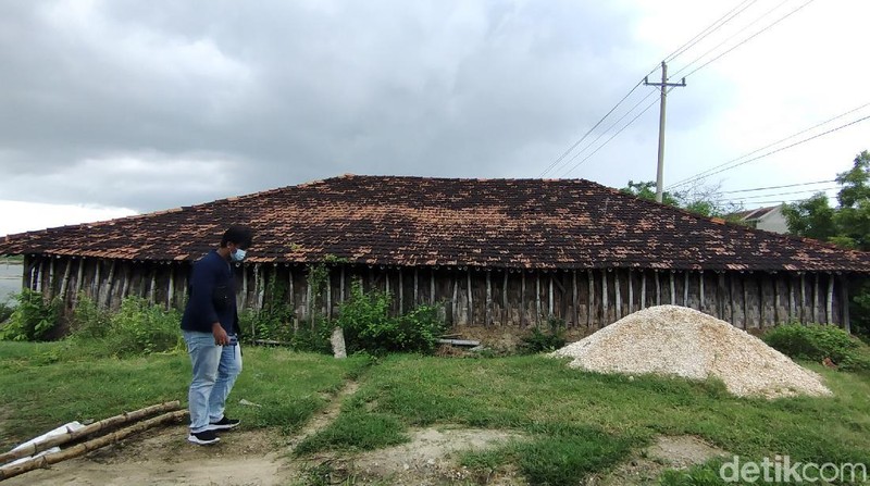 Melihat dari Dekat 'Rumah Kurcaci' di Jalur Pantura Rembang