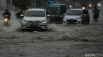 Diguyur Hujan Lebat, Jalan Komsen Jati Asih Banjir