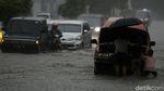 Diguyur Hujan Lebat, Jalan Komsen Jati Asih Banjir