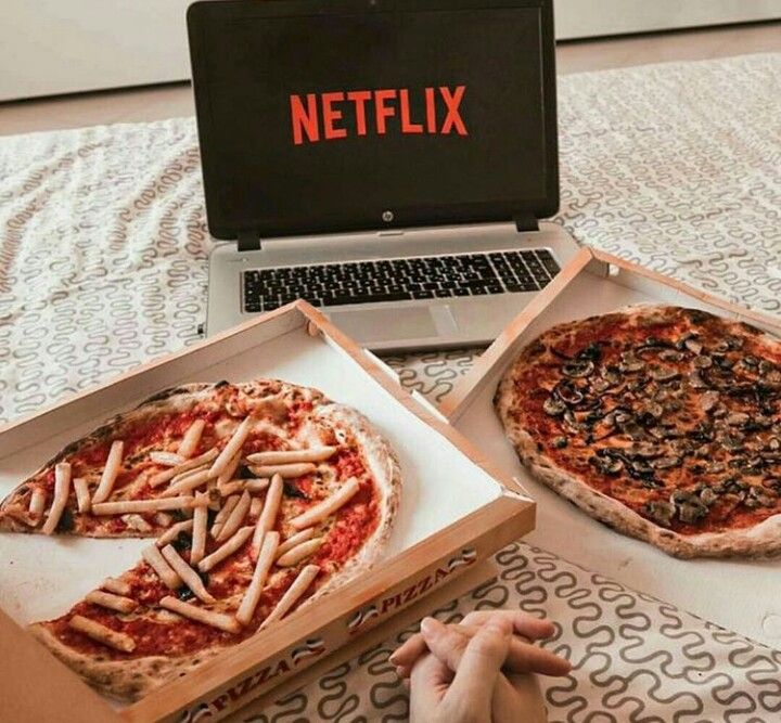 Khusus Kaum Rebahan, Makan Pizza Sambil Nonton Netflix Digaji Rp 7 Juta!