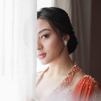 Pemain sinetron Manusia Harimau dan film Meet Me After Sunset tersebut juga merupakan penyanyi yang pernah merilis sejumlah single. Foto: Instagram @aldiphoto