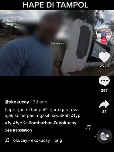 Pemulung Ini Marah Diberi Sembako, Tepis HP Donatur Sampai Rusak!