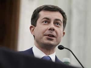 Sosok Pete Buttigieg, Menteri Gay Pertama di Kabinet Biden