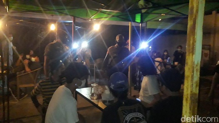Polres Jaksel razia prokes di Kemang