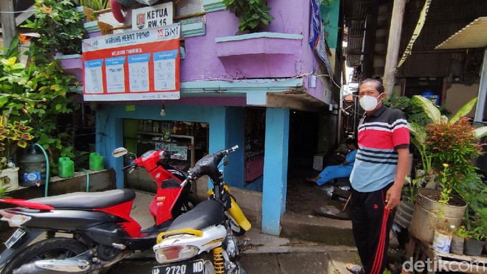 Rumah-rumah Pendek Pesisir Semarang Penurunan muka tanah ditambah dengan rob di pesisir Kota Semarang, Jawa Tengah membuat banyak rumah yang permukaannya harus dinaikkan hingga lebih dari 2 meter. Sehingga rumah-rumah itu kini tampak sangat pendek dibanding rumah pada umumnya.