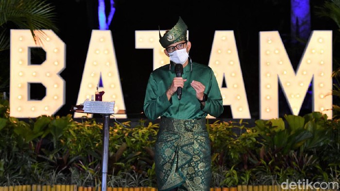 Menteri Pariwisata dan Ekonomi Kreatif (Menparekraf) Sandiaga Uno memberikan motivasi pada usaha mikro kecil dan menengah (UMKM) dalam acara dialog pelaku usaha di Batam, Kepulauan Riau, Jumat lalu (22/1/2021). Apa katanya?
