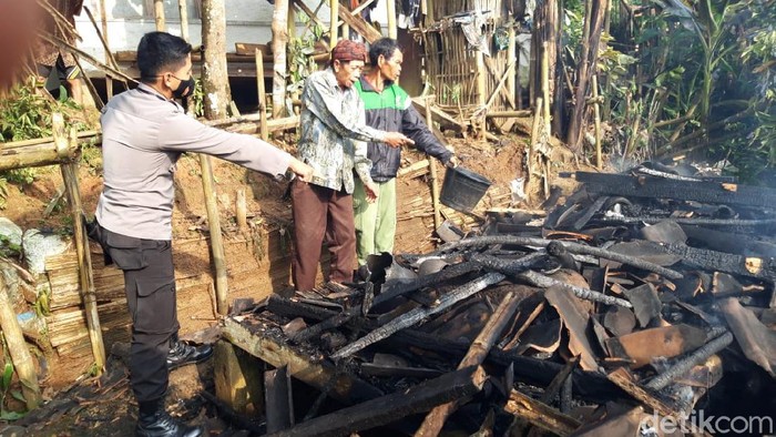 Seorang nenek di Tasikmalaya tewas terpanggang akibat rumahnya terbakar